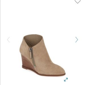 1. State Kaleb Wedge Zipper Bootie in Pebble Sz 9